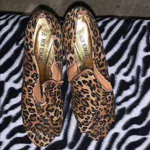 Hot Tomato Leopard print wedge booty